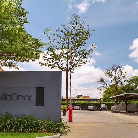 Onyx Villas By Tropiclook Nai Harn Exterior foto